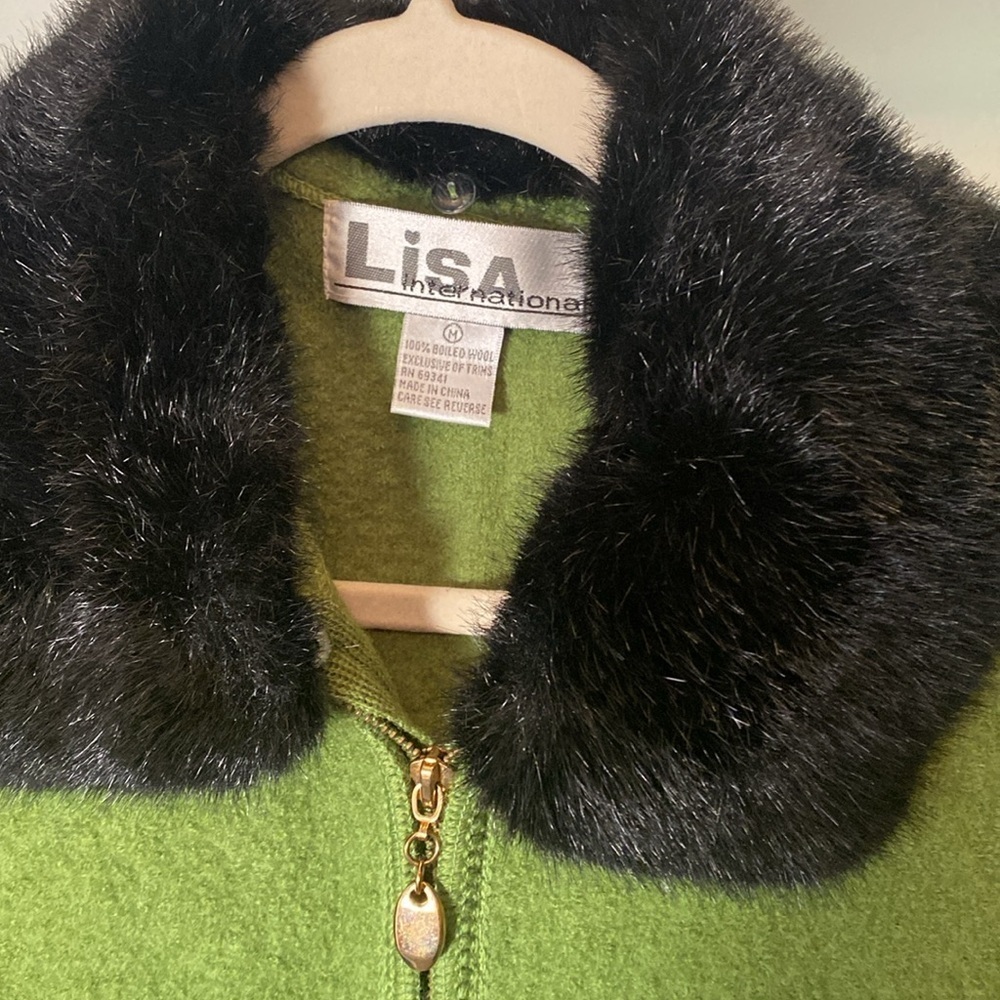 Lisa International 100% wool giraffes vest with faux fur collar - Picture 3 of 11